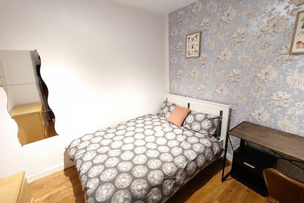 Central London Spacious Flat With 2 To 3 Bedrooms Londres Exterior foto